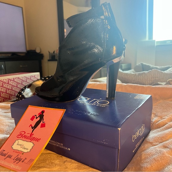 New Sandals ! Size “S / 5-6” - Picture 13 of 14